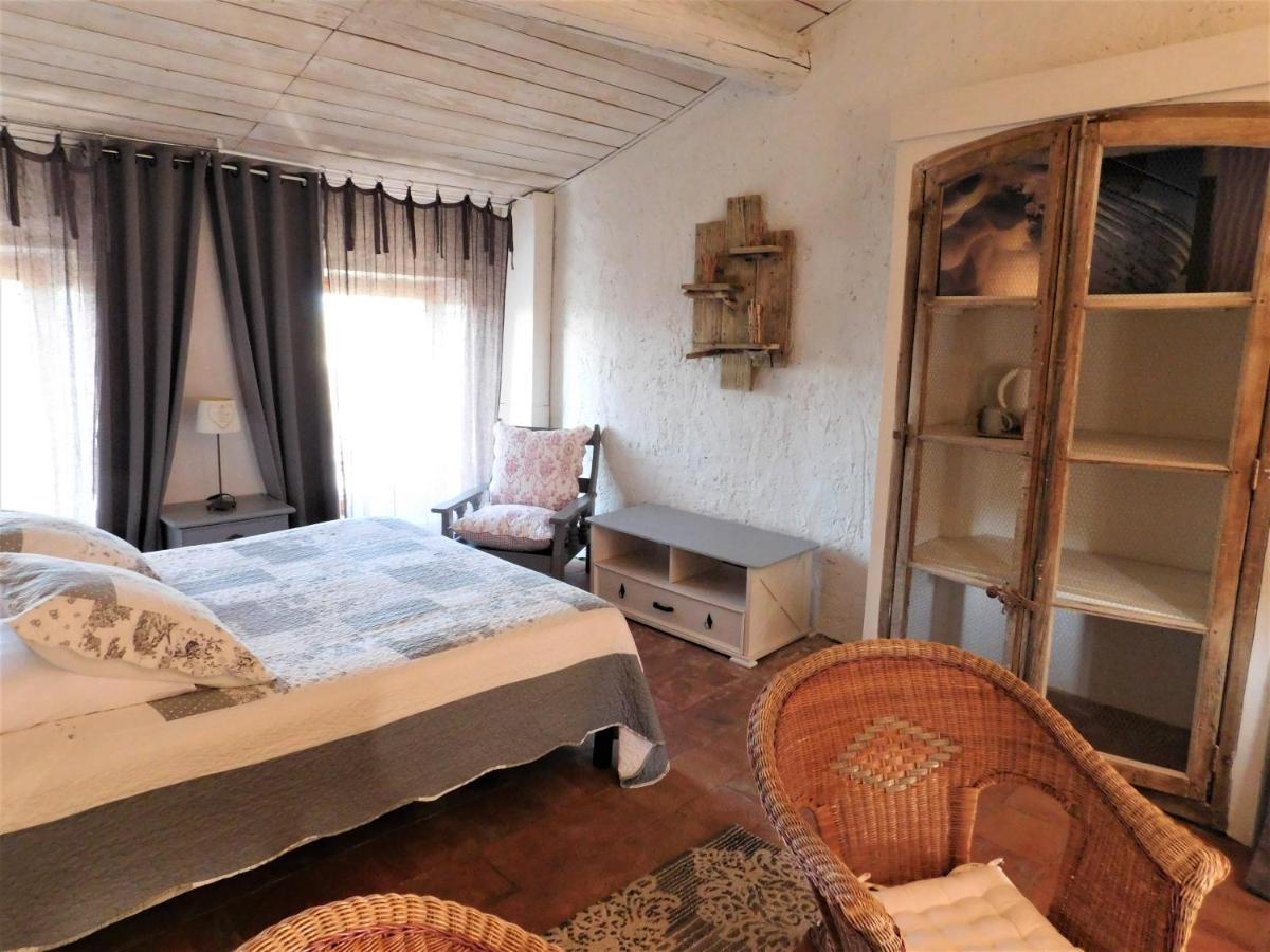Le Prieure Saint Louis Bed and breakfast