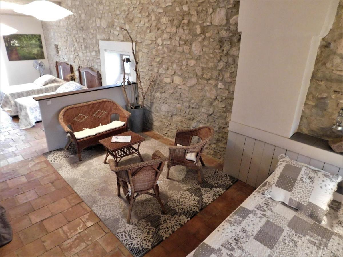 Le Prieure Saint Louis Bed and breakfast